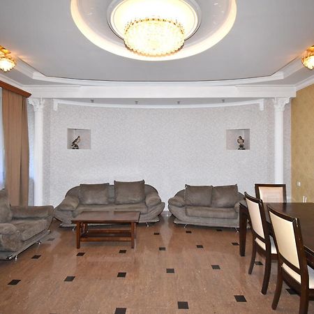 Armenak Apartment 5-Комнатная Jereván Kültér fotó