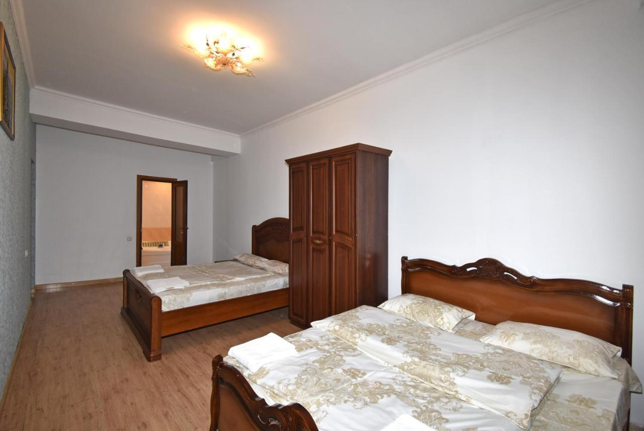 Armenak Apartment 5-Комнатная Jereván Kültér fotó