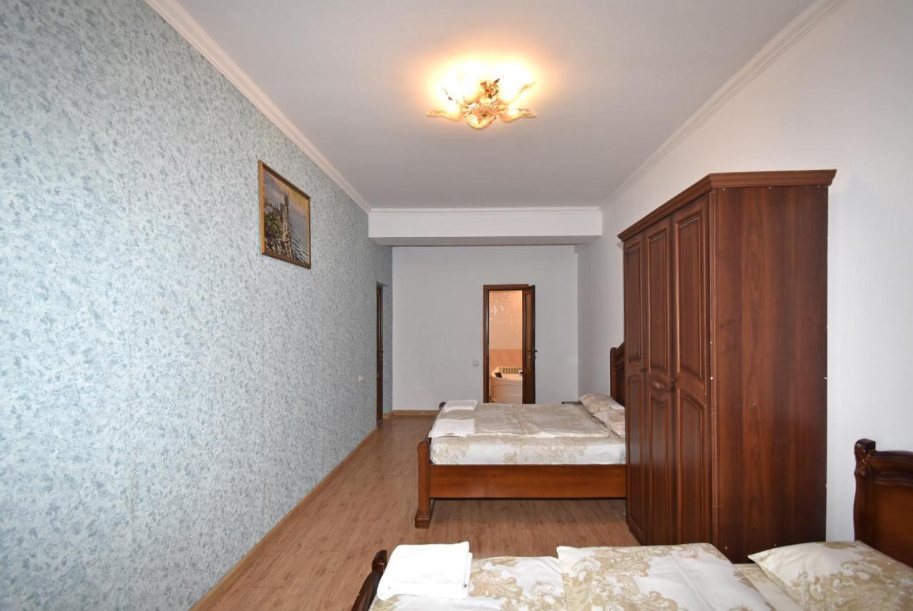 Armenak Apartment 5-Комнатная Jereván Kültér fotó