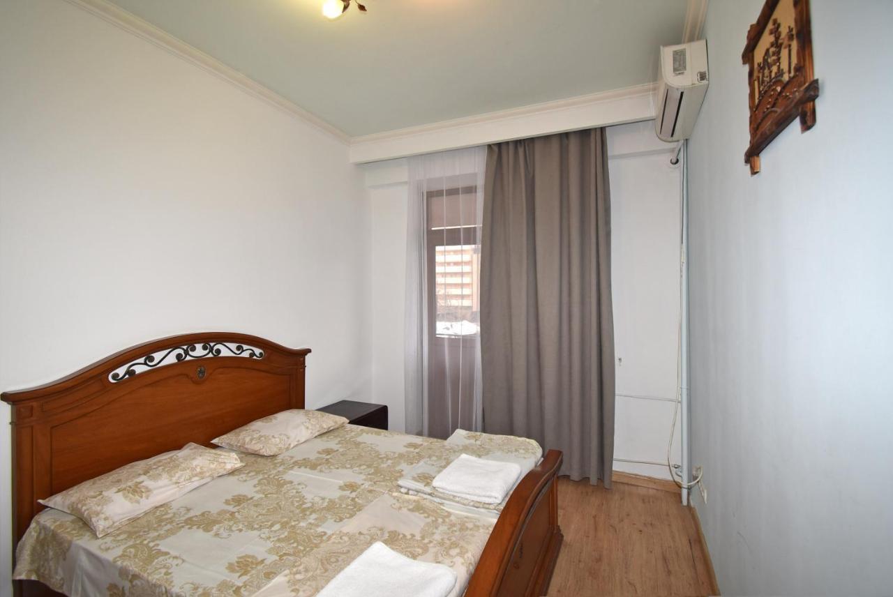 Armenak Apartment 5-Комнатная Jereván Kültér fotó