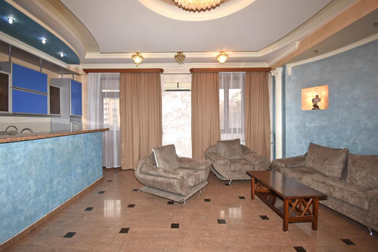 Armenak Apartment 5-Комнатная Jereván Kültér fotó