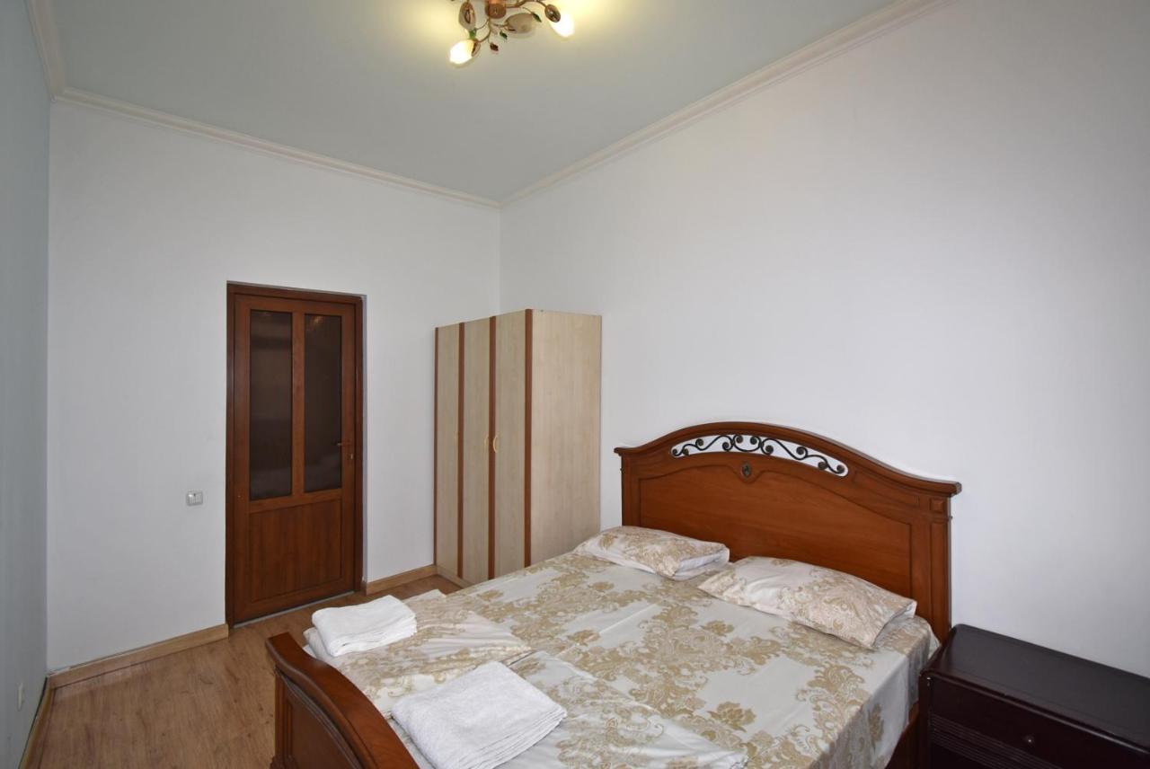 Armenak Apartment 5-Комнатная Jereván Kültér fotó
