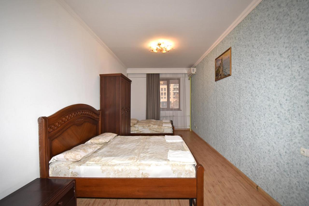 Armenak Apartment 5-Комнатная Jereván Kültér fotó