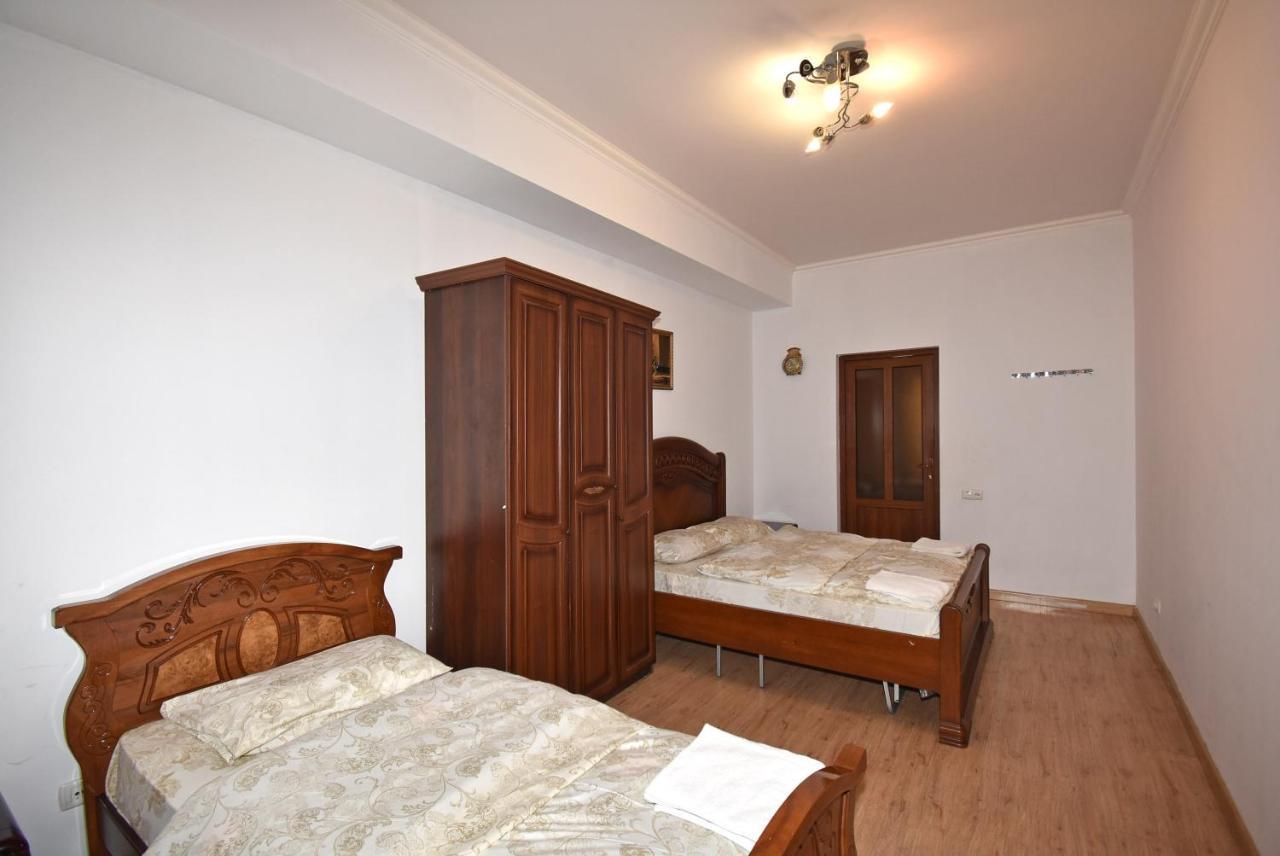 Armenak Apartment 5-Комнатная Jereván Kültér fotó
