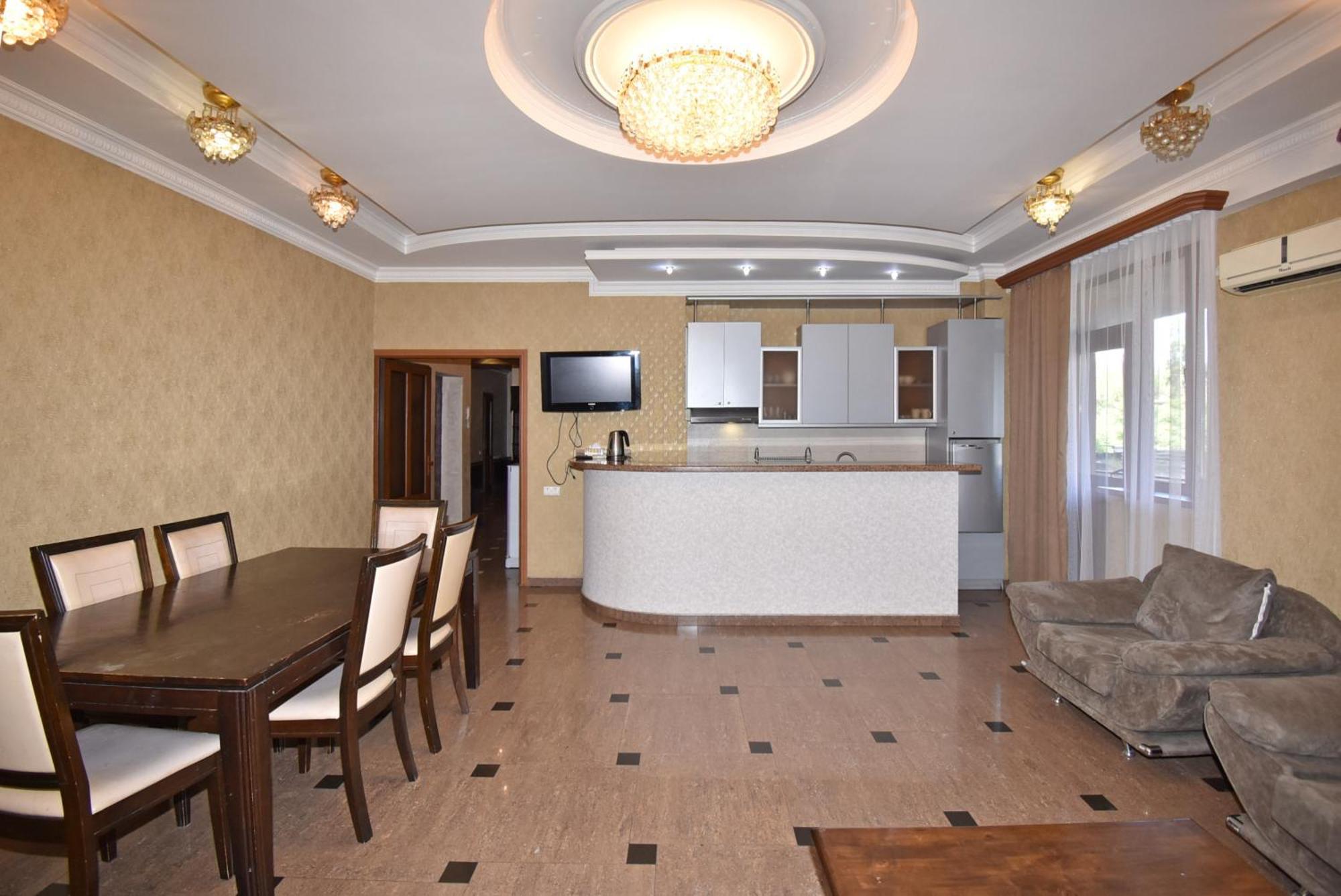 Armenak Apartment 5-Комнатная Jereván Kültér fotó